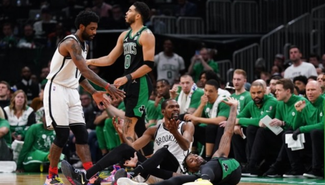  斯图加特锋线火力全开横扫霍芬海姆防线